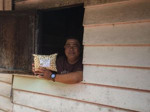 Internet Bantu Kerupuk Si Bolang Berpetualang ke Luar Kota Internet Bantu Kerupuk Si Bolang Berpetualang ke Luar Kota