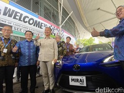 Mobil Hidrogen Toyota Mirai Curi Atensi Menteri: Tinggal Bikin Infrastruktur
