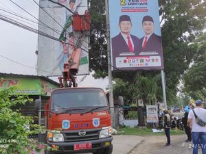Hari Tenang, 13 Ribu Lebih APK di Lamongan Ditertibkan Bawaslu Lamongan Hari Tenang, 13 Ribu Lebih APK di Lamongan Ditertibkan Bawaslu Lamongan