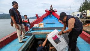 Melihat Distribusi Logistik Pilkada 2024 ke Pulau Terluar