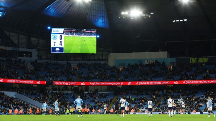 MANCHESTER, ENGLAND - NOVEMBER 23: General view inside the stadium as the LED board shows the final score of 4-0 during the Premier League match between Manchester City FC and Tottenham Hotspur FC at Etihad Stadium on November 23, 2024 in Manchester, England. (Photo by Carl Recine/Getty Images)