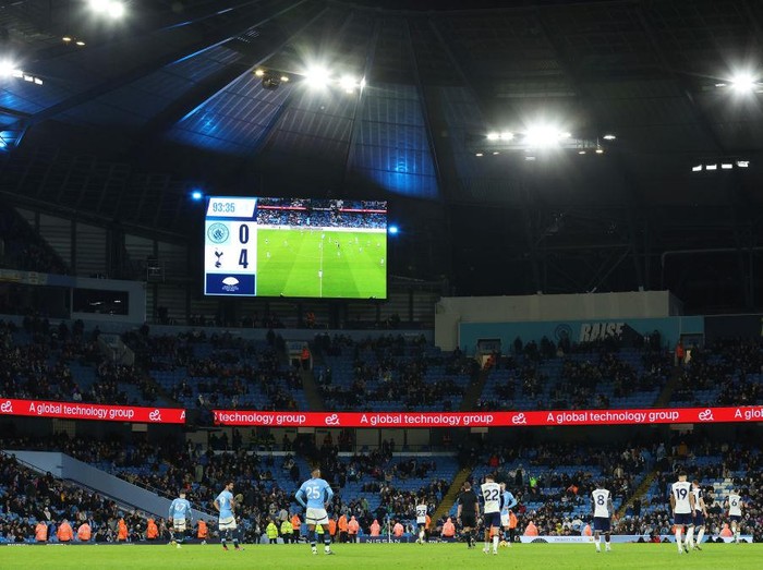 MANCHESTER, ENGLAND - NOVEMBER 23: General view inside the stadium as the LED board shows the final score of 4-0 during the Premier League match between Manchester City FC and Tottenham Hotspur FC at Etihad Stadium on November 23, 2024 in Manchester, England. (Photo by Carl Recine/Getty Images)