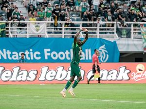 Liga 1: Flavio Silva Persembahkan Gol Perdana di GBT untuk Ofan Liga 1: Flavio Silva Persembahkan Gol Perdana di GBT untuk Ofan