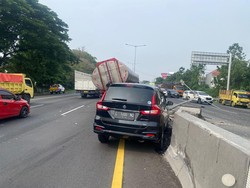 3 Kendaraan Terlibat Kecelakaan Beruntun di Tol Waru-Perak, Lalin Tersendat