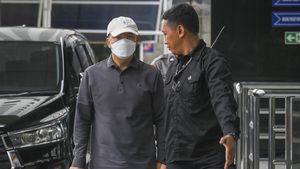 Momen Gubernur Bengkulu Diperiksa KPK