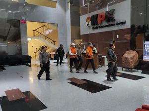 KPK Tahan 3 Orang Terkait OTT di Bengkulu KPK Tahan 3 Orang Terkait OTT di Bengkulu