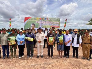 Sejahterakan Masyarakat Adat, Mentan Ajak Gotong Royong Swasembada Pangan