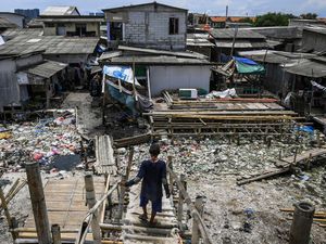 Potret Lautan Sampah di Kampung Dadap Potret Lautan Sampah di Kampung Dadap