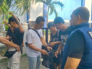 Polisi Amankan 20 Pengamen Buntut Viral Turis Curhat Dipalak di Bogor Polisi Amankan 20 Pengamen Buntut Viral Turis Curhat Dipalak di Bogor
