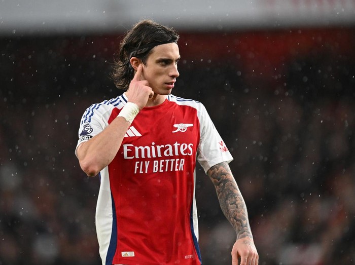 LONDON, ENGLAND - NOVEMBER 23: Riccardo Calafiori of Arsenal during the Premier League match between Arsenal FC and Nottingham Forest FC at Emirates Stadium on November 23, 2024 in London, England. (Photo by Stuart MacFarlane/Arsenal FC via Getty Images)