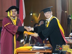 Cerita Rizal Wisudawan Terbaik Unpad, Raih Penghargaan dari Rektor-Ikut Penelitian