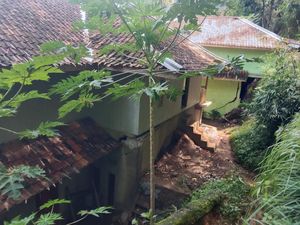 76 Rumah di Cianjur Rusak Akibat Pergerakan Tanah