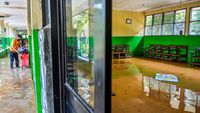 Potret SMPN 1 Bojongsoang Terendam Banjir Luapan Sungai Citarum