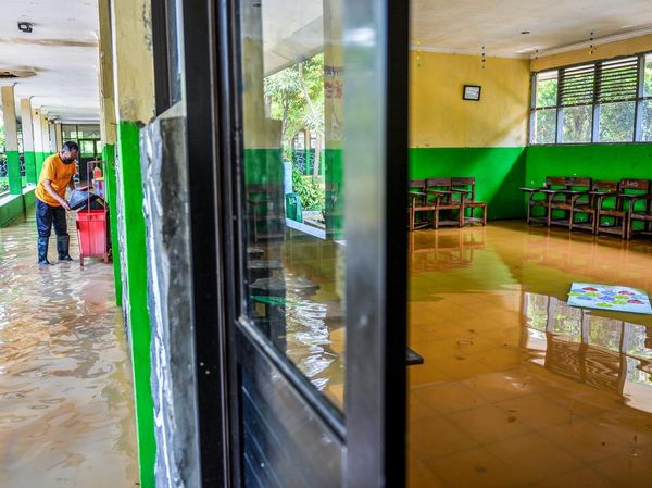Potret SMPN 1 Bojongsoang Terendam Banjir Luapan Sungai Citarum