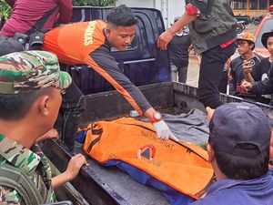 Sarjono Tewas Tenggelam di Danau Ranau Lampung Barat gegara Perahu Bocor Sarjono Tewas Tenggelam di Danau Ranau Lampung Barat gegara Perahu Bocor