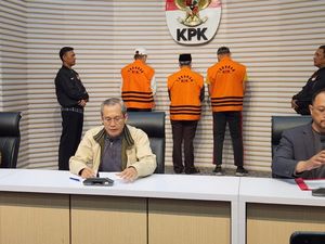 KPK Ungkap Gubernur Bengkulu Ancam Copot Bawahan Jika Tak Terpilih Lagi KPK Ungkap Gubernur Bengkulu Ancam Copot Bawahan Jika Tak Terpilih Lagi