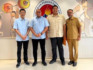 Andre Rosiade Sampaikan Surat Mahyeldi ke Menpora soal Renovasi Stadion GHAS Andre Rosiade Sampaikan Surat Mahyeldi ke Menpora soal Renovasi Stadion GHAS