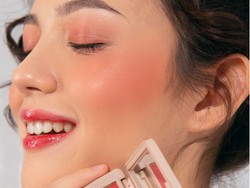 Rekomendasi 5 Blush On Shimmer yang Bikin Wajah Glowing dan Lebih Berdimensi