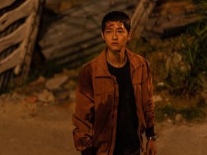 Song Joong Ki Nangis Bogota Sepi Penonton, Ungkap Kesulitan Promosi Film Song Joong Ki Nangis Bogota Sepi Penonton, Ungkap Kesulitan Promosi Film