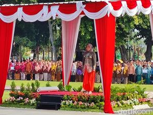 Pemkab Klaten Gelar Upacara HGN, Bupati: Guru Harus Ikuti Zaman Pemkab Klaten Gelar Upacara HGN, Bupati: Guru Harus Ikuti Zaman