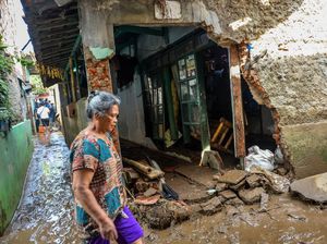 3 Rumah Rusak Akibat Tanggul Sungai Jebol di Kabupaten Bandung