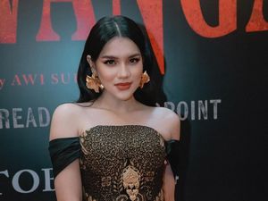 Davina Karamoy Ditempeli Aura Rani