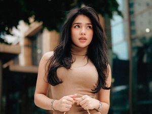 Gaya OOTD Davina Karamoy Ipar Adalah Maut, Curi Atensi Pakai Dress Bodycon Gaya OOTD Davina Karamoy Ipar Adalah Maut, Curi Atensi Pakai Dress Bodycon