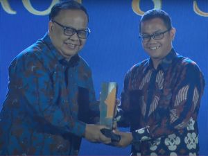 Video: Bank Jatim-SKK Migas Sabet detikJatim Awards Program Bisnis Terpuji Video: Bank Jatim-SKK Migas Sabet detikJatim Awards Program Bisnis Terpuji