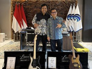Gitar Buatan Sidoarjo Ini Sukses Tembus Pasar Global