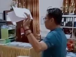 Heboh Guru di Gowa Bagi-bagi Uang ke Ortu Siswa Jelang Pilkada, Bawaslu Usut