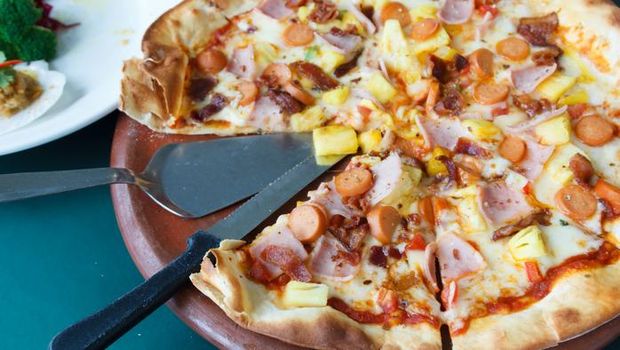 Ibu Hukum Putra Berkebutuhan Khusus Gegara Lahap Habis Pizza
