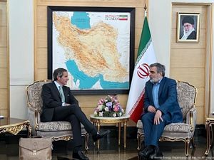 Setelah Lama Buntu, Iran Lanjutkan Negosiasi Nuklir dengan Eropa