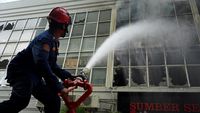 Toko Sepeda di Makassar Terbakar
