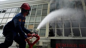 Toko Sepeda di Makassar Terbakar