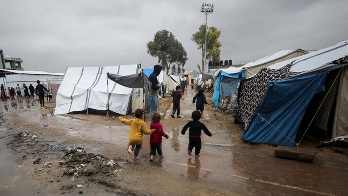 Nestapa Gaza, Air Mata di Tenda-Tenda Pengungsian