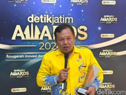 Sarmuji Dapat Penghargaan detikJatim Awards, Ini Harapannya