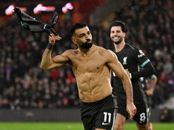 10 Kartu Kuning Salah, 5 Gara-gara Selebrasi Buka Baju!