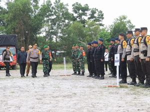 TNI-Polri Kawal Distribusi Logistik Pilwalkot hingga Sampai TPS di Dumai