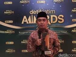 Adi Wibowo Ucap Terima Kasih ke Kiai hingga Habib Usai Terima Penghargaan