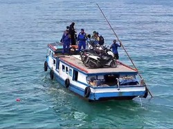 Distribusi Logistik Pilkada ke Pulau Terpencil, Kotak Suara Diikat Pelampung