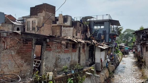 Sebanyak 68 rumah warga di Jatinegara, Jakarta Timur (Jaktim), hangus akibat kebakaran. Kondisi rumah tersebut hangus dengan kerusakan cukup parah. (Joakhim Tharob/detikcom)