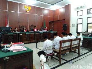 Saksi Ungkap Ada Tiga Kelompok Pemburu Badak Jawa di Ujung Kulon Saksi Ungkap Ada Tiga Kelompok Pemburu Badak Jawa di Ujung Kulon