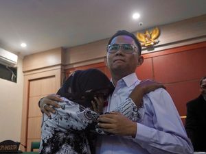 Divonis Bebas, Guru Supriyani Akan Lapor Balik Ortu Siswa Soal Rekayasa Kasus Divonis Bebas, Guru Supriyani Akan Lapor Balik Ortu Siswa Soal Rekayasa Kasus