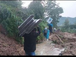 Longsor-Jembatan Rusak Ganggu Distribusi Logistik Pilkada di Manggarai Barat