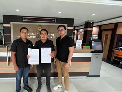 Tim Hukum Koster-Giri Laporkan Acara Bagi-bagi Beras ke Polda Bali