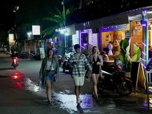 Terpopuler: Laos Janjikan Keadilan untuk Turis yang Tewas Keracunan Alkohol