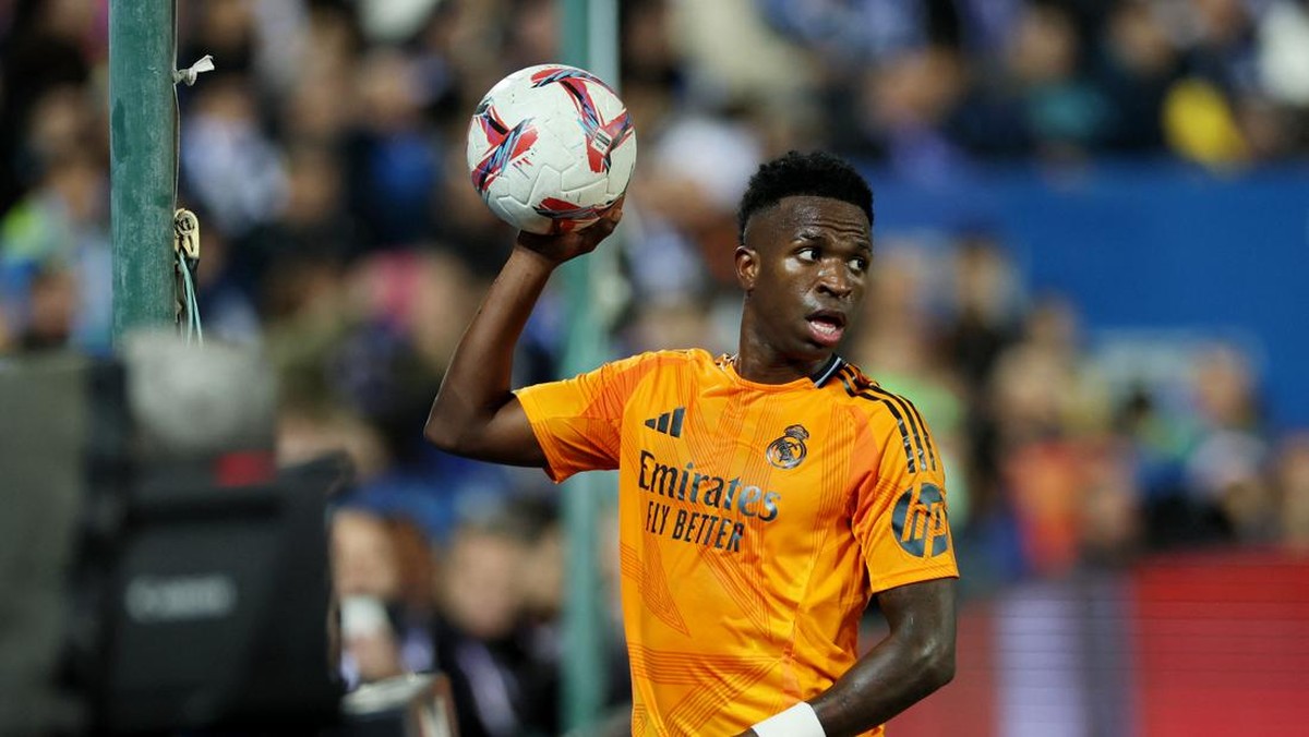 Vinicius Junior absen tiga pekan karena cedera hamstring (REUTERS/Isabel Infantes)