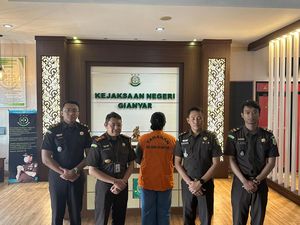 Video: Admin Bank BUMN Korupsi hingga Rp 3,5 M untuk Tutupi Utang Pinjol Video: Admin Bank BUMN Korupsi hingga Rp 3,5 M untuk Tutupi Utang Pinjol