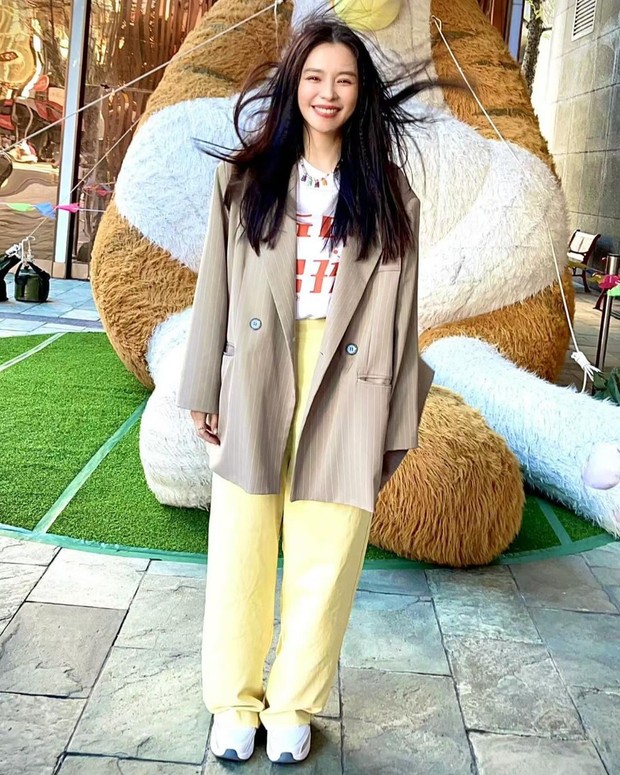 Aktris dan penyanyi Vivian Hsu/Foto: Instagram @vivianhsu.ironv