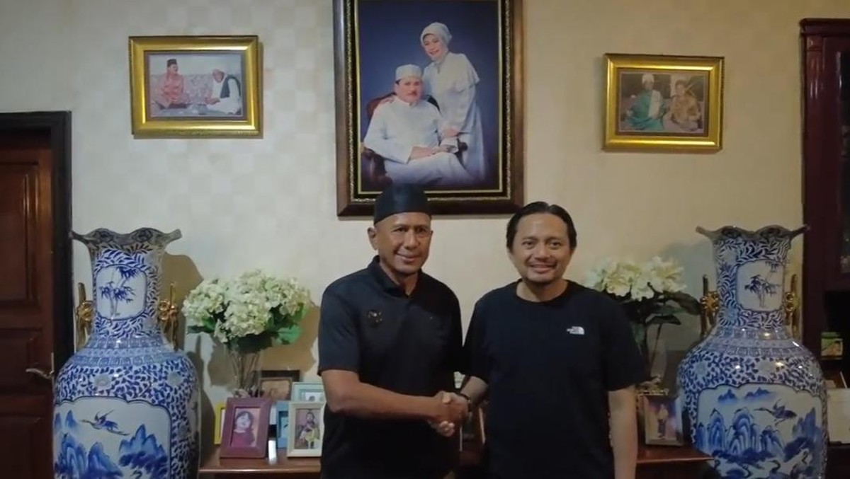 Rahmad Darmawan (kiri) bersama CEO PS Barito Putera, Hasnuryadi Sulaiman. (Foto: dok. Barito Putera)